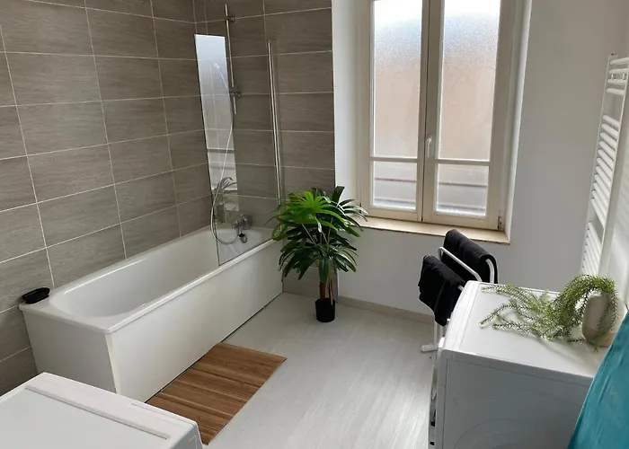 Joli Avec Parking Gratuit Sur Place Appartamento *