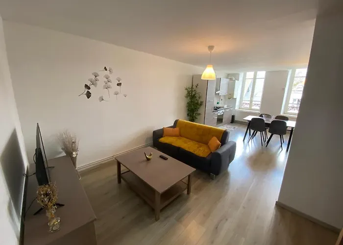 Joli Avec Parking Gratuit Sur Place Appartamento